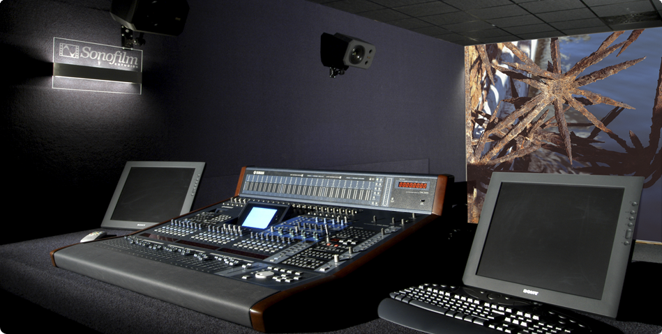 Equipamiento Técnico Audiovisual, Estudios de Grabación en Valencia, Plató Valencia, Tarimas y Escenários, Fabricación de Tariamas y escenarios, pantallas led - Grupo Pasarela